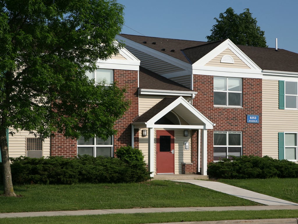 Apartments for Rent in Milwaukee Glenbrook Apartments